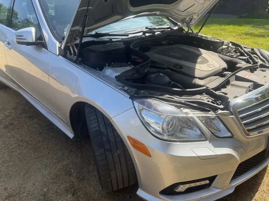 Engine bay open during a roadside call